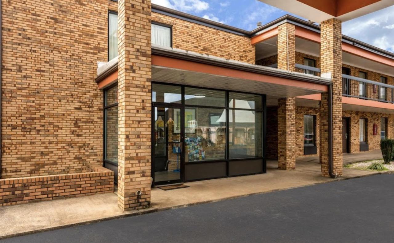 Southern Inn And Suites Spartanburg Kültér fotó