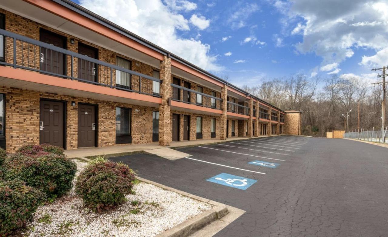 Southern Inn And Suites Spartanburg Kültér fotó