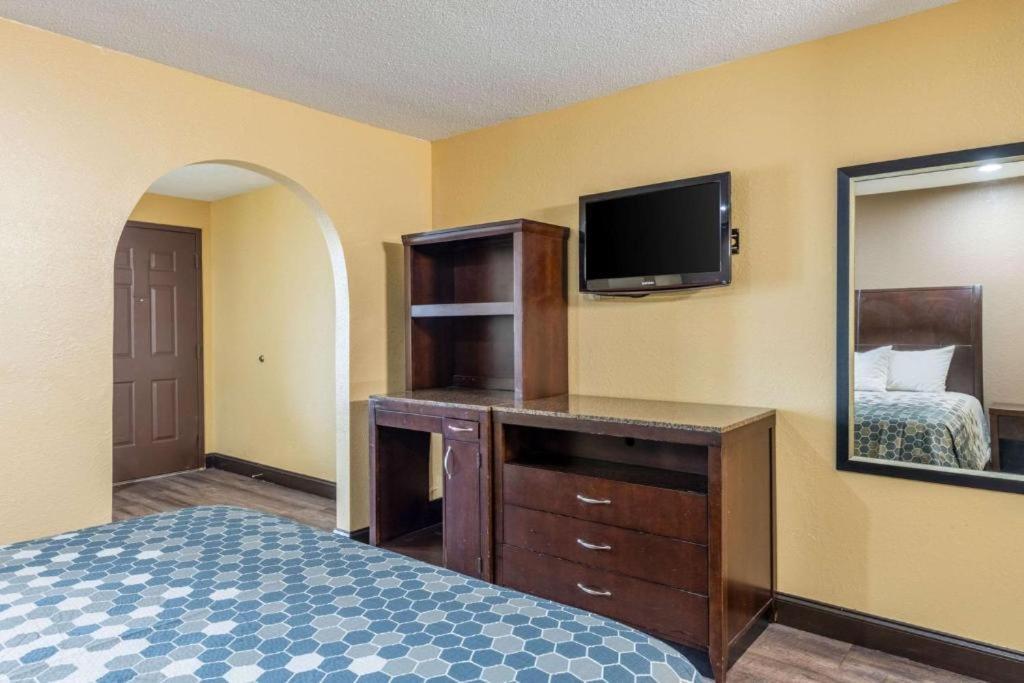 Southern Inn And Suites Spartanburg Kültér fotó