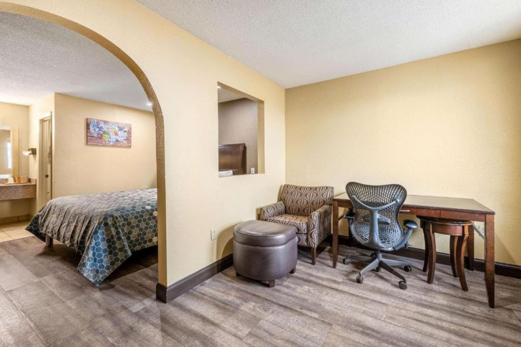 Southern Inn And Suites Spartanburg Kültér fotó